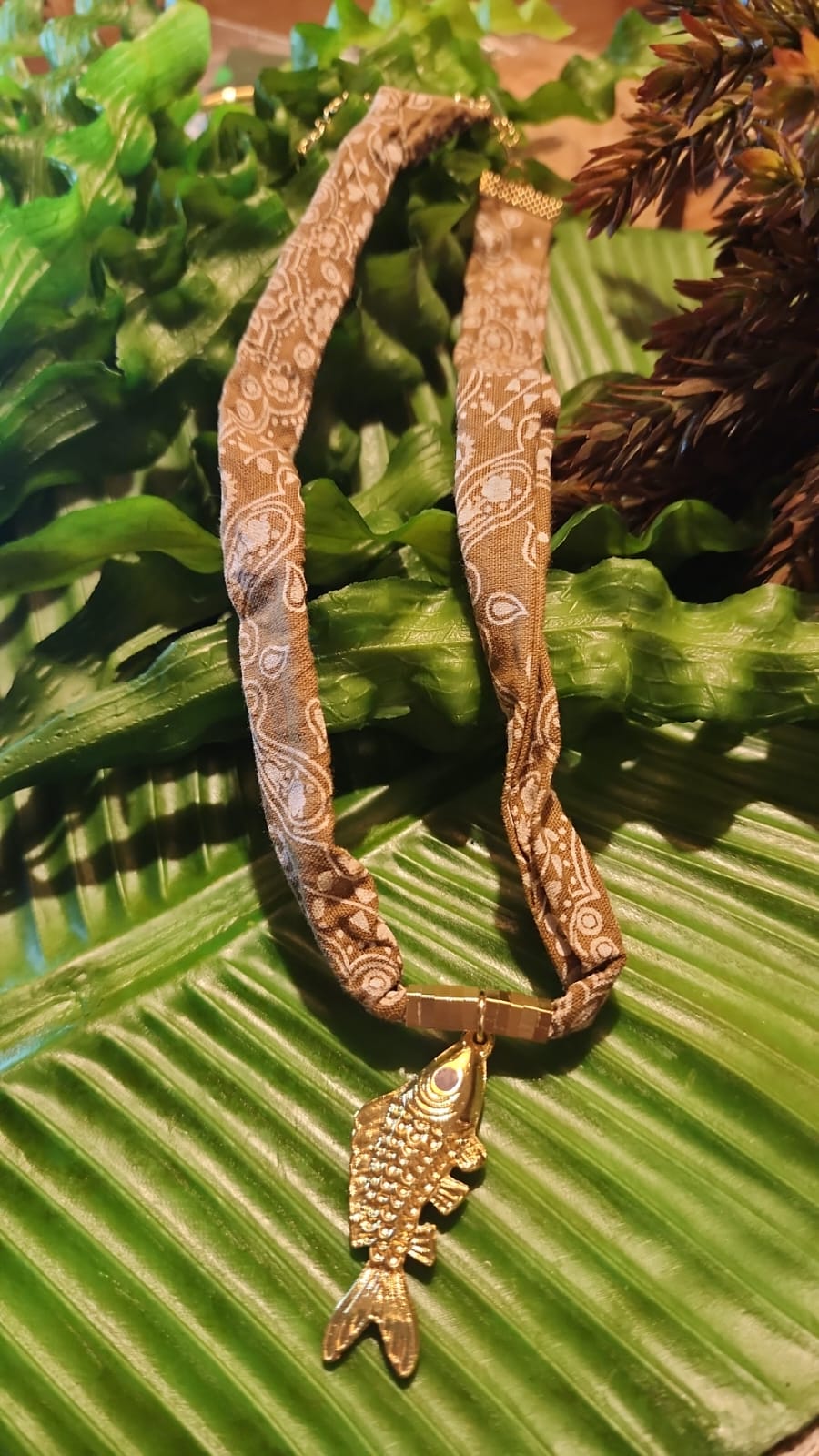 Colar Peixe Bandana Marrom